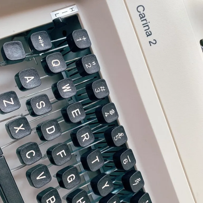 Retro Mechanical Wired & Wireless Keyboard Mechanical English Russian Typewriter/Ribbon Printer with Tablet Stand Portable Manual/ Old Printer