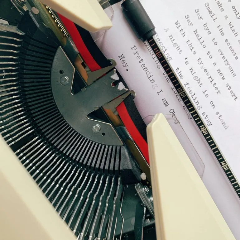 Retro Mechanical Wired & Wireless Keyboard Mechanical English Russian Typewriter/Ribbon Printer with Tablet Stand Portable Manual/ Old Printer