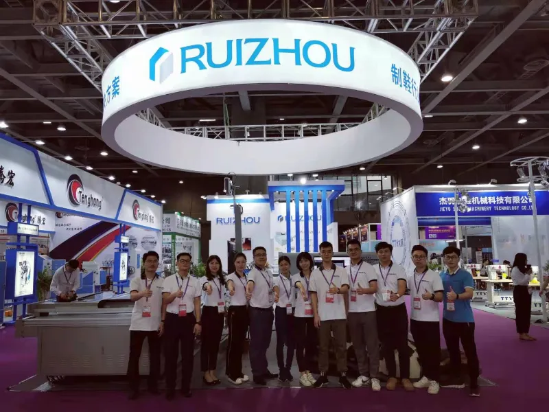 Ruizhou Digital Auto Feeding Flatbed Cutter Sticker Label Cutting Plotter